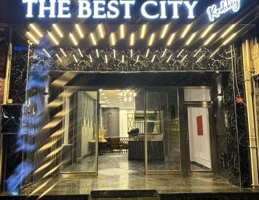 Deluxe Double or Twin Room with City View