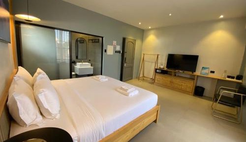 Standard King Room