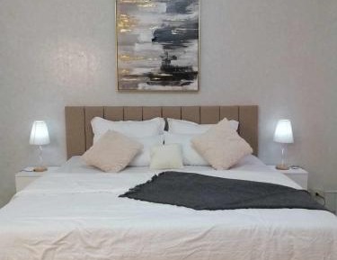 Studio Apartment with Queen Bed