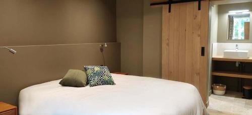 Cottage with Garden View