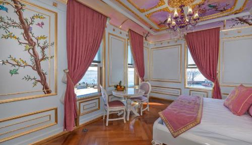 Mansion Suite - Free Shared Spa Access (Self use)