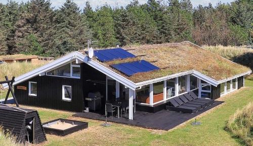 Four-Bedroom Holiday Home
