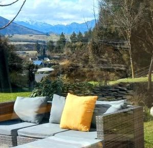Two-Bedroom Apartment with Mountain View