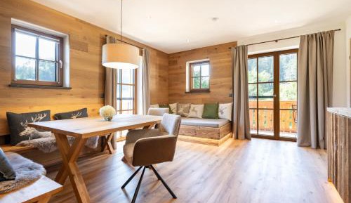 Deluxe One-Bedroom Apartment