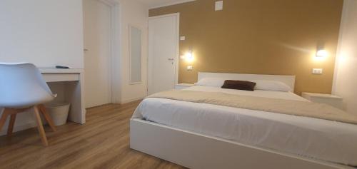 Deluxe Room (2 Adults + 1 Child)