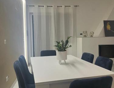 Deluxe Two-Bedroom Apartment with Garden View