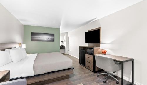 Standard King Room with Sofa Bed - Smoking