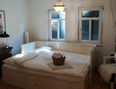 Superior One-Bedroom Apartment