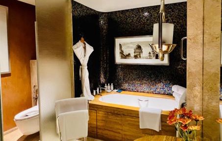 Towers, Club lounge access, Guest room, City view