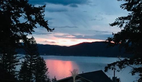 Apartment with Lake View