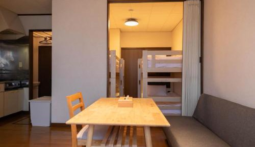Apartment with Mountain View
