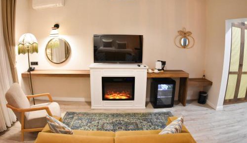 Suite with River View