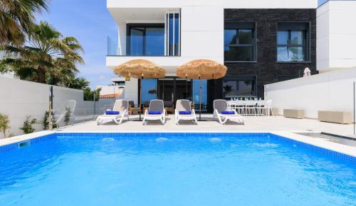Villa - Beach Front