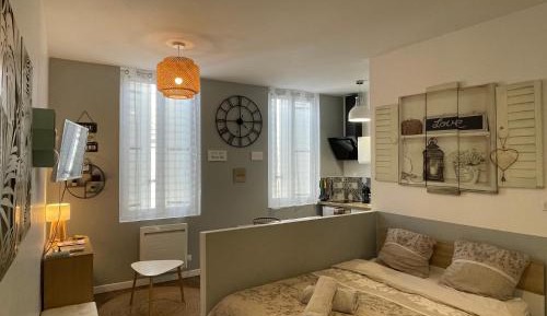 One-Bedroom Apartment - Non-Smoking