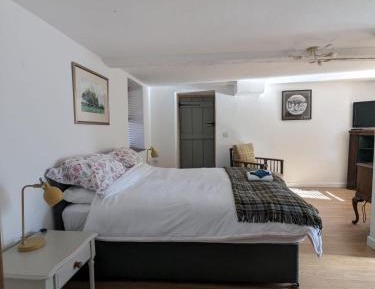 Deluxe Double Room with Shower