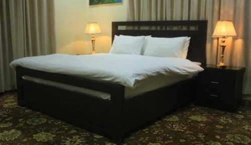 Deluxe Double Room (2 Adults + 1 Child)