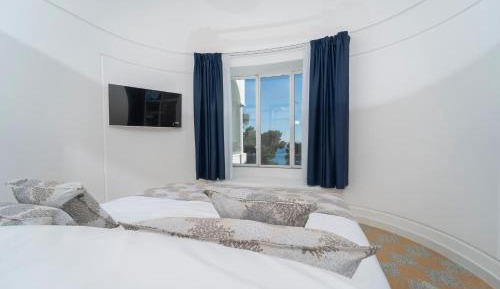 Deluxe Double Room with Balcony and Sea View
