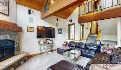 Five Bedroom Holiday Home
