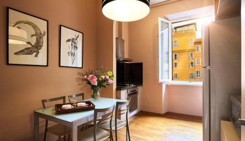 Small One-Bedroom Apartment (2 Adults)