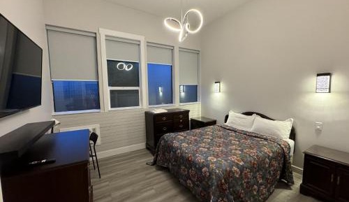 Suite with Mountain View