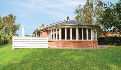 Three-Bedroom Holiday Home 