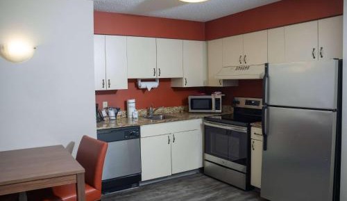 One-Bedroom Queen Suite - Mobility Access/Non-Smoking