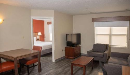 One-Bedroom Queen Suite - Non-Smoking