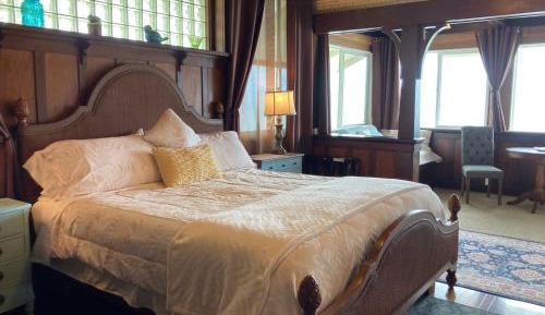 King Suite with Ocean View