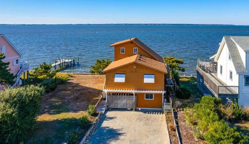 Three-Bedroom Holiday Home 