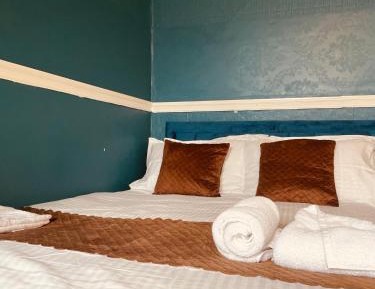 Double Room with Shared Bathroom