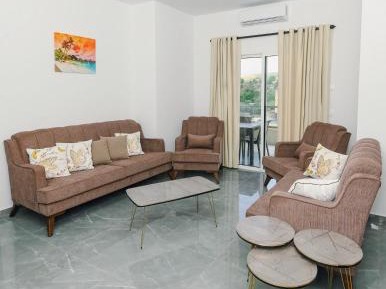 Two-Bedroom Deluxe Apartment with Balcony