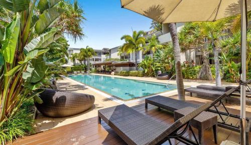 Two-Bedroom Deluxe Apartment with Balcony