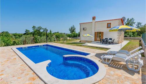 One-Bedroom Holiday Home