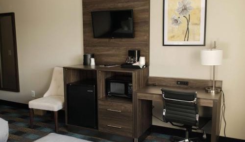 Queen Room - Mobility Access/Non-Smoking