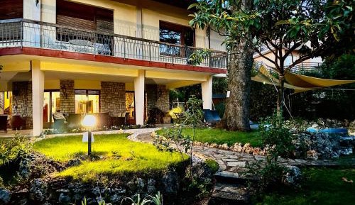 Villa with Garden View