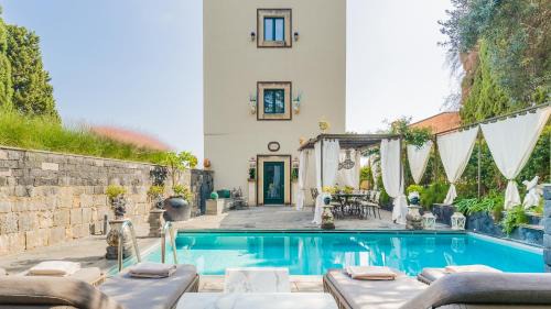 Deluxe Villa