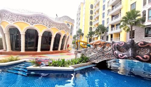 Apartment with Pool View 