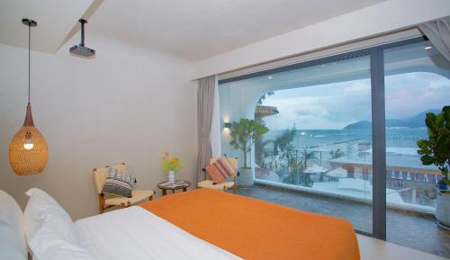 Ocean View Living Queen Room  