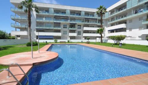 Apartment with Pool View 