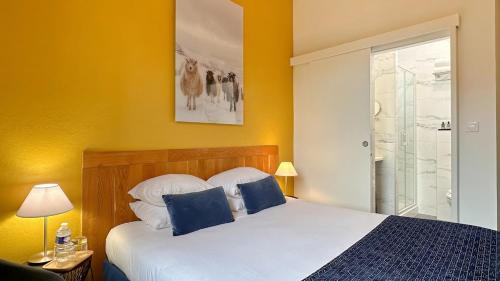 Queen Room with Garden View