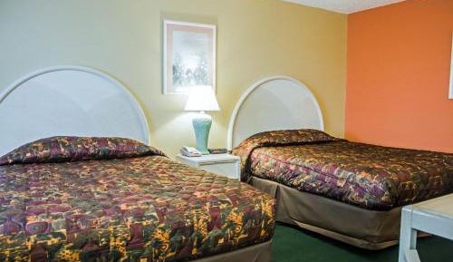 Queen Room with Two Queen Beds - Non-Smoking