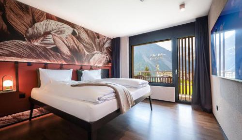 Lifestyle Mountain View Room with Balcony