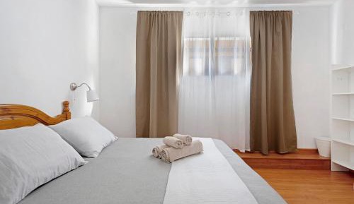 Superior One-Bedroom Apartment