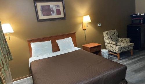 Queen Room - Non-Smoking