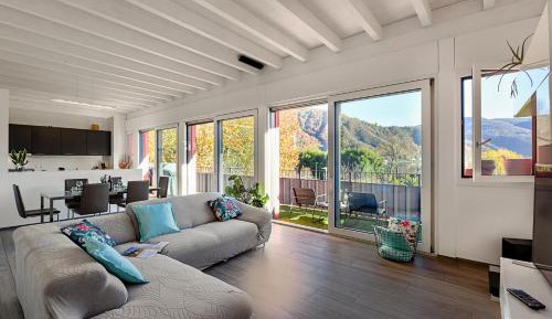 Apartment with Lake View