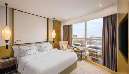 The Level Suite with Balcony