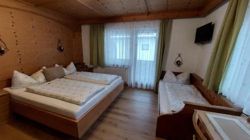 Triple Room with Balcony