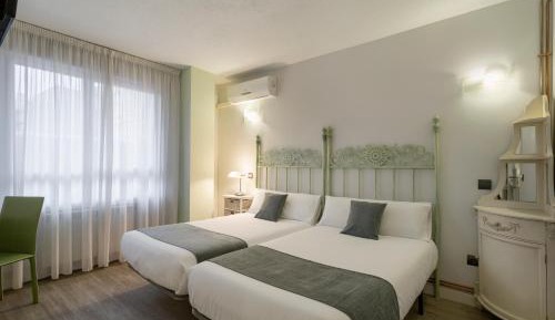 Triple Room with Bathroom