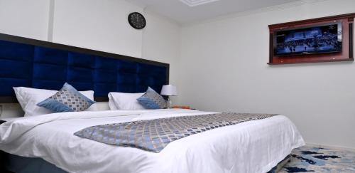 King Room with Mountain View