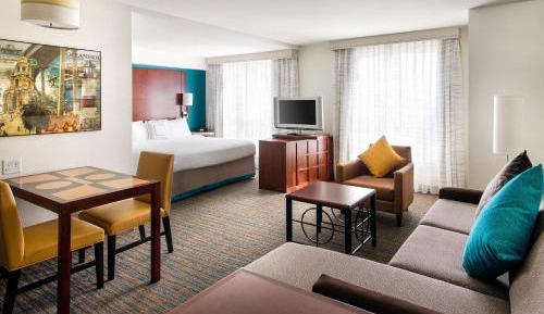 King Studio with Sofa Bed